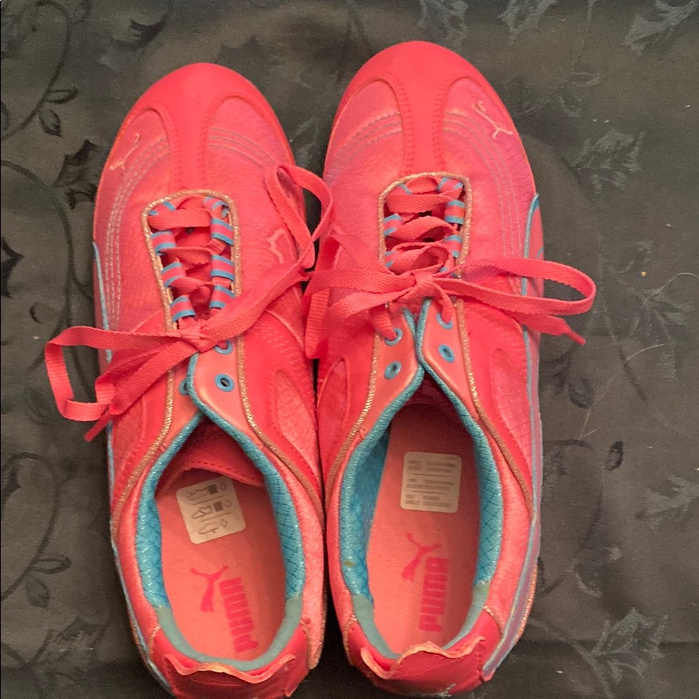 Puma Women's Pink Sneakers